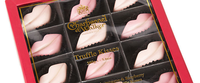 Charbonnel Walker Truffle Kisses 160g ... Pink Marc de Champagne & Raspberry Truffle Kisses