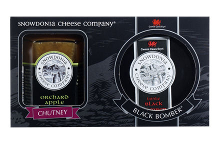 Snowdonia Black Bomber Cheddar Giftbox with Chutney